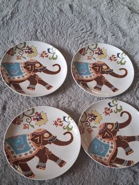 Set Of 4 Dutch Wax Coastline Imports Elephant Salad Plates 8.25”